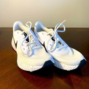 Women’s Nike Revolution 5 White Sneakers Size 9.5! Great Shoes!